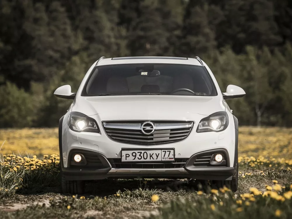Автомобиль Opel Insignia I Рестайлинг Универсал (5 дверей) Country Tourer