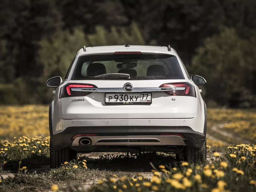 Автомобиль Opel Insignia I Рестайлинг Универсал (5 дверей) Country Tourer