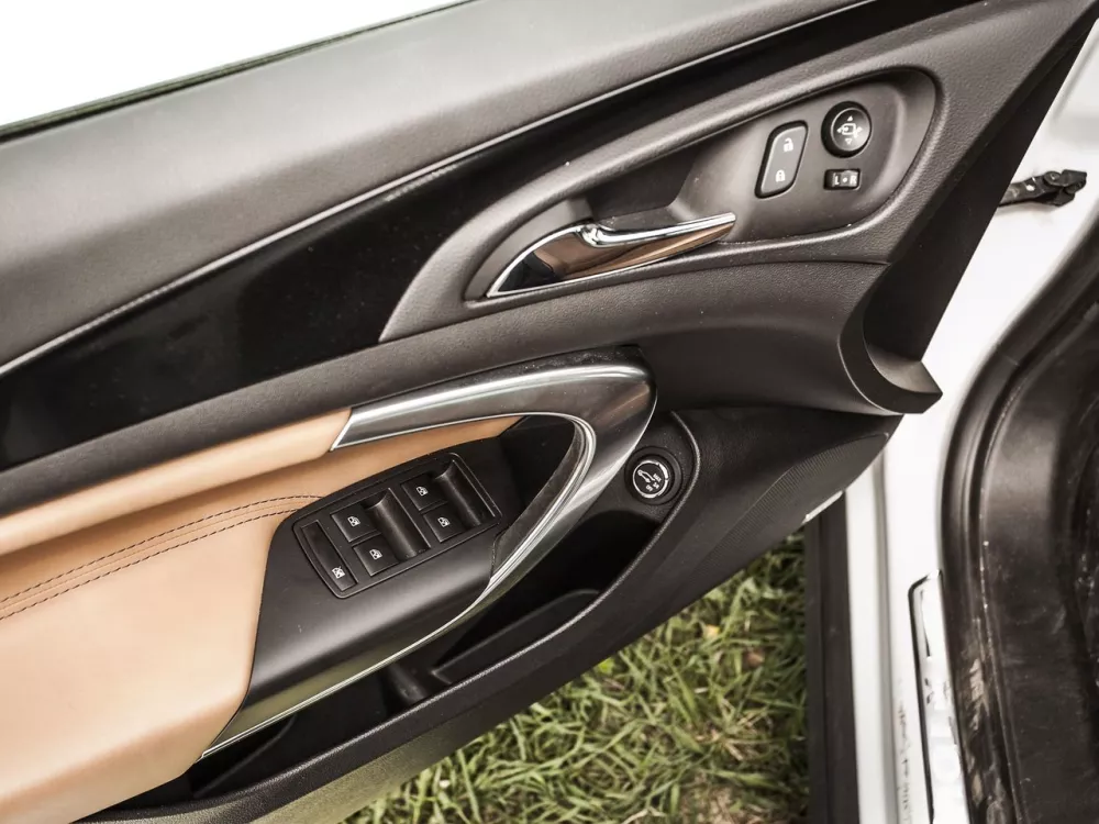 Автомобиль Opel Insignia I Рестайлинг Универсал (5 дверей) Country Tourer