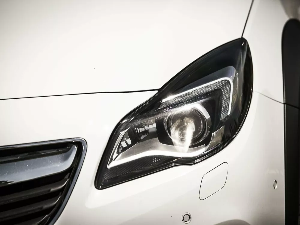 Автомобиль Opel Insignia I Рестайлинг Универсал (5 дверей) Country Tourer