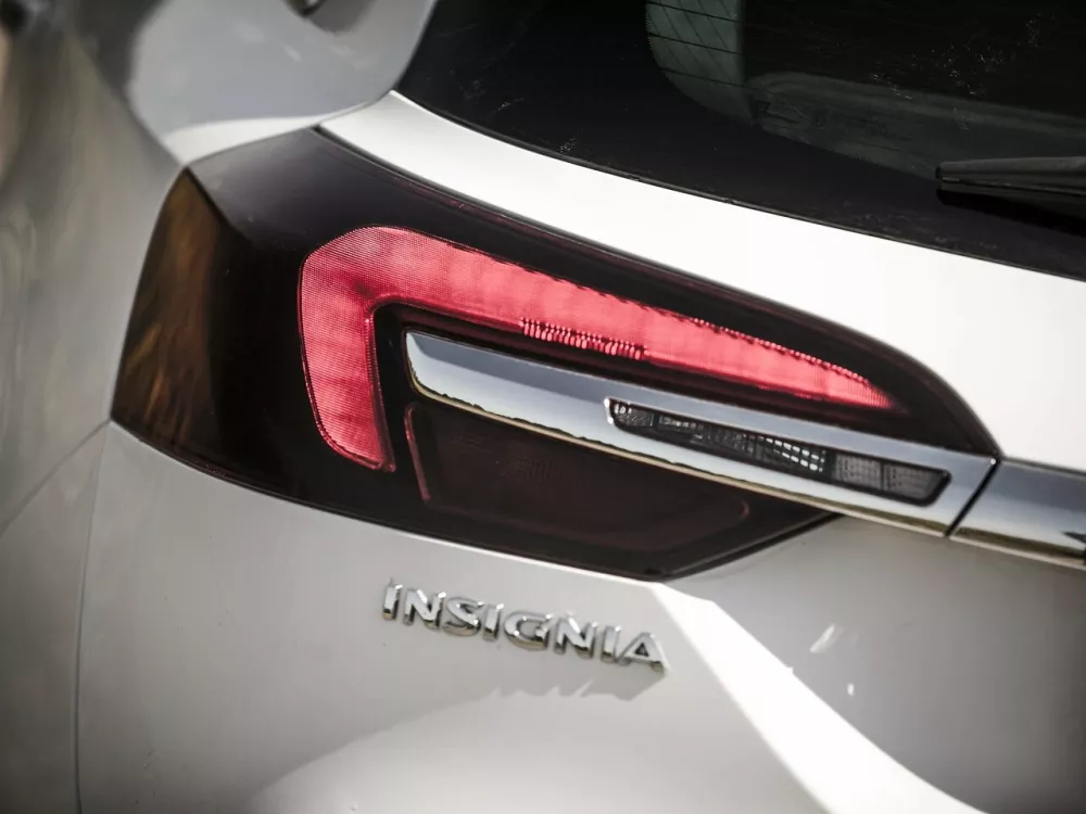 Автомобиль Opel Insignia I Рестайлинг Универсал (5 дверей) Country Tourer