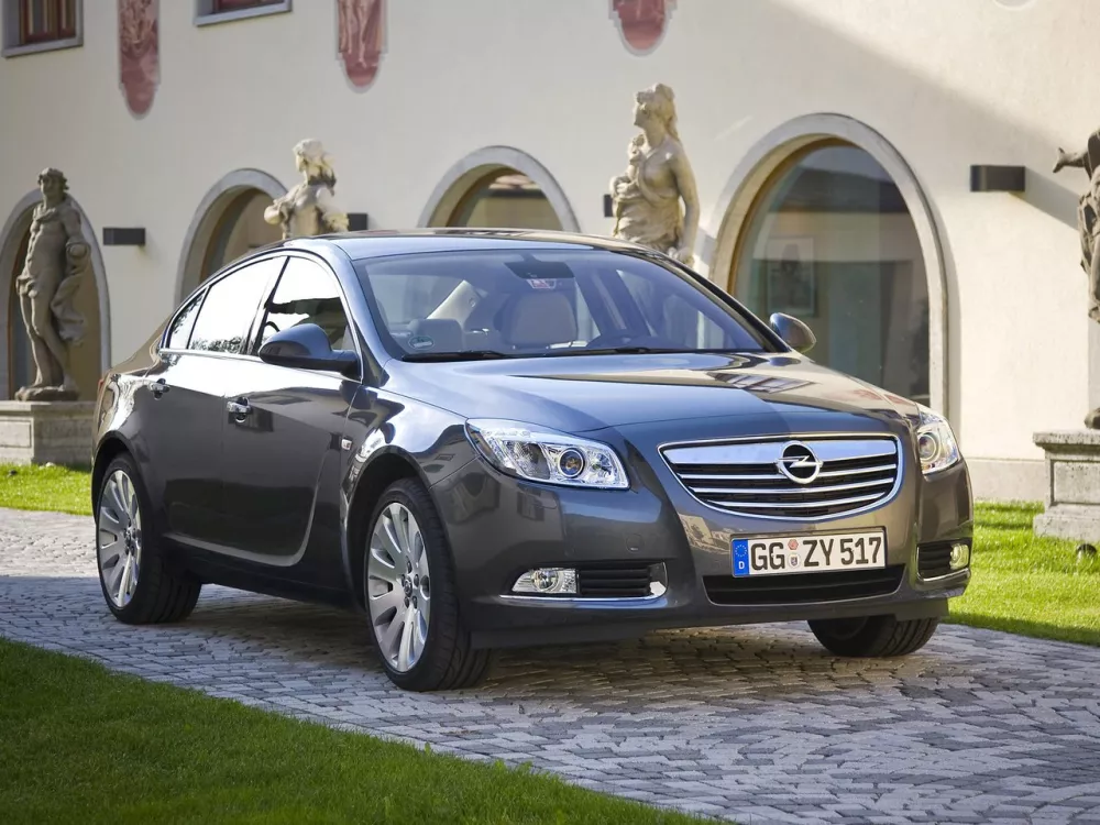 Автомобиль Opel Insignia I Седан