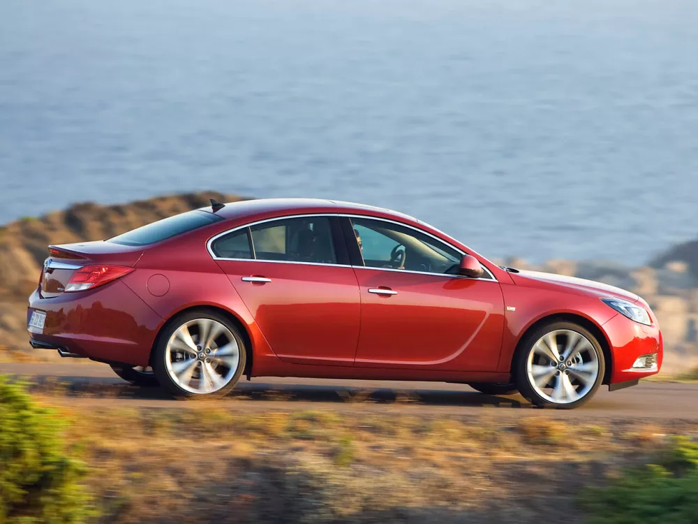Автомобиль Opel Insignia I Седан
