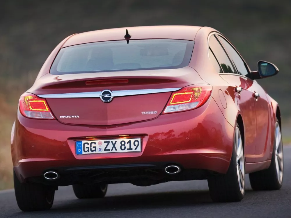 Автомобиль Opel Insignia I Седан