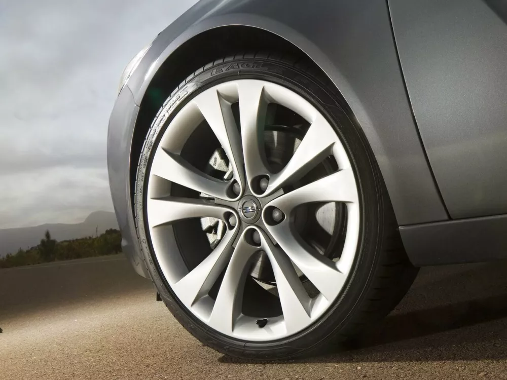 Автомобиль Opel Insignia I Седан
