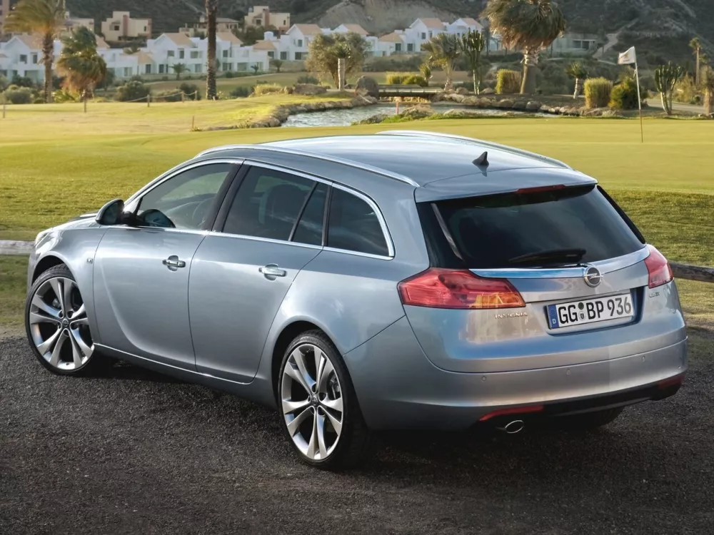 Автомобиль Opel Insignia I Универсал (5 дверей)