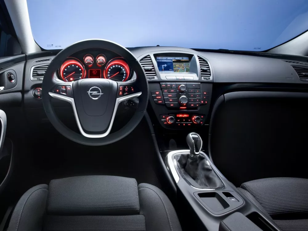 Автомобиль Opel Insignia I Универсал (5 дверей)
