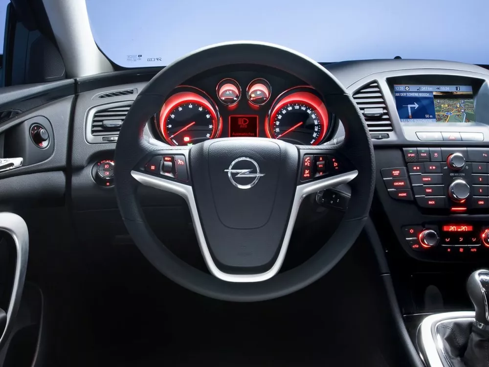 Автомобиль Opel Insignia I Универсал (5 дверей)