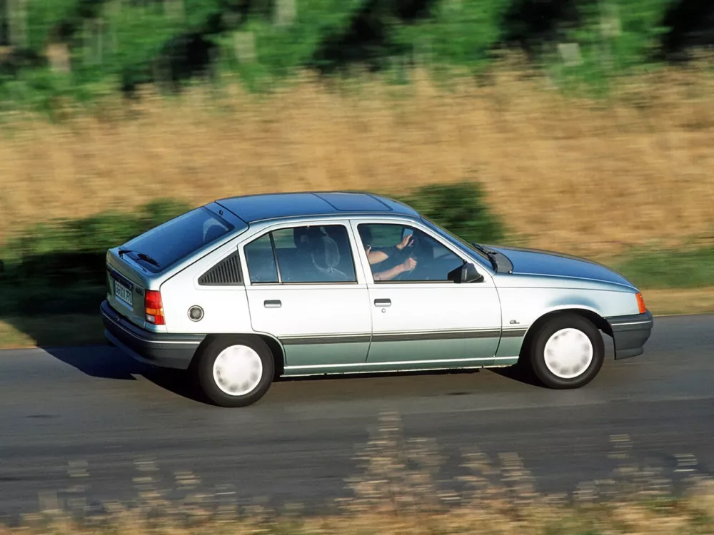 Автомобиль Opel Kadett E Рестайлинг Хэтчбек (5 дверей)