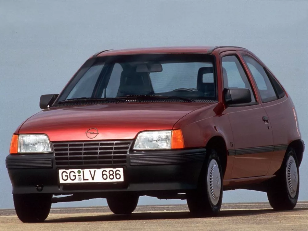 Автомобиль Opel Kadett E Рестайлинг Хэтчбек (3 двери)