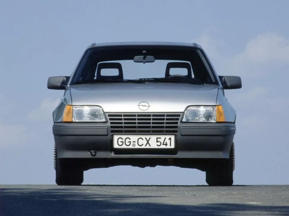 Автомобиль Opel Kadett E Рестайлинг Хэтчбек (3 двери)