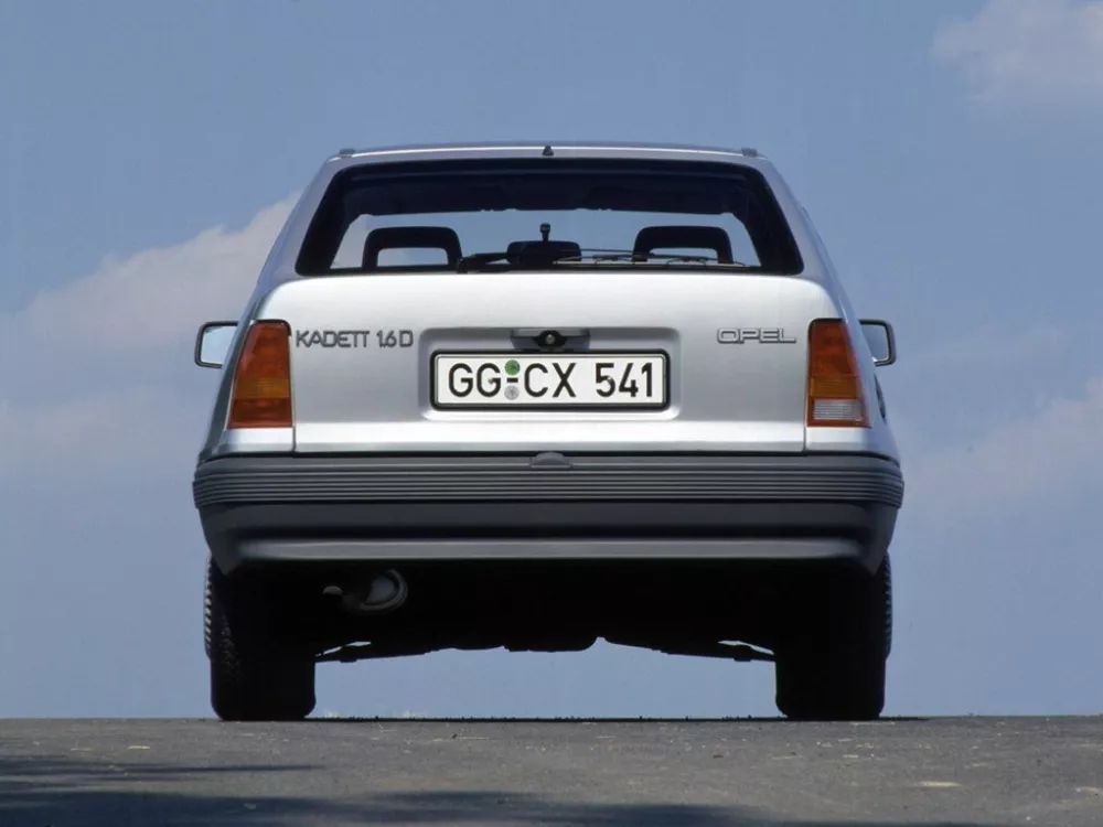 Автомобиль Opel Kadett E Рестайлинг Хэтчбек (3 двери)