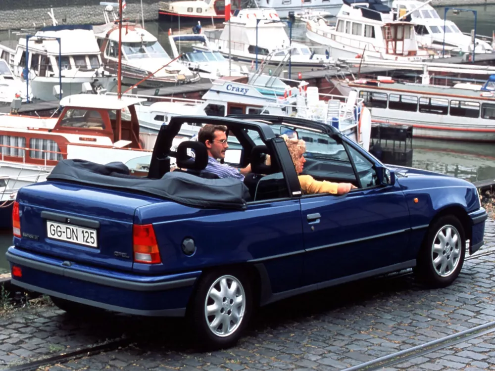 Автомобиль Opel Kadett E Рестайлинг Кабриолет