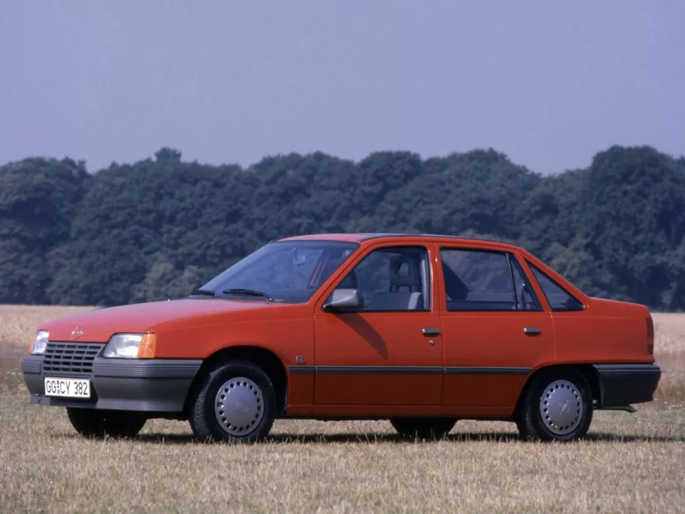 Автомобиль Opel Kadett E Седан
