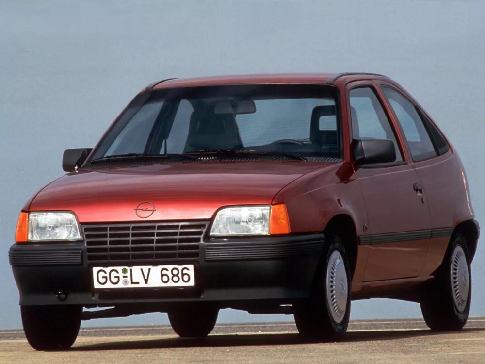 Автомобиль Opel Kadett E Хэтчбек (3 двери)