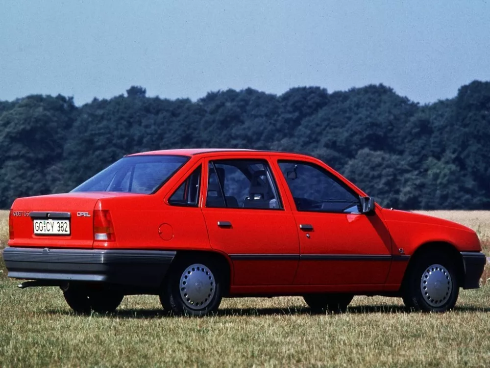 Автомобиль Opel Kadett E Седан
