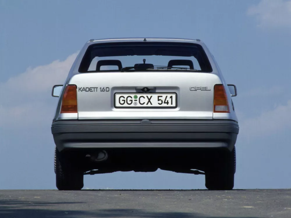 Автомобиль Opel Kadett E Хэтчбек (3 двери)