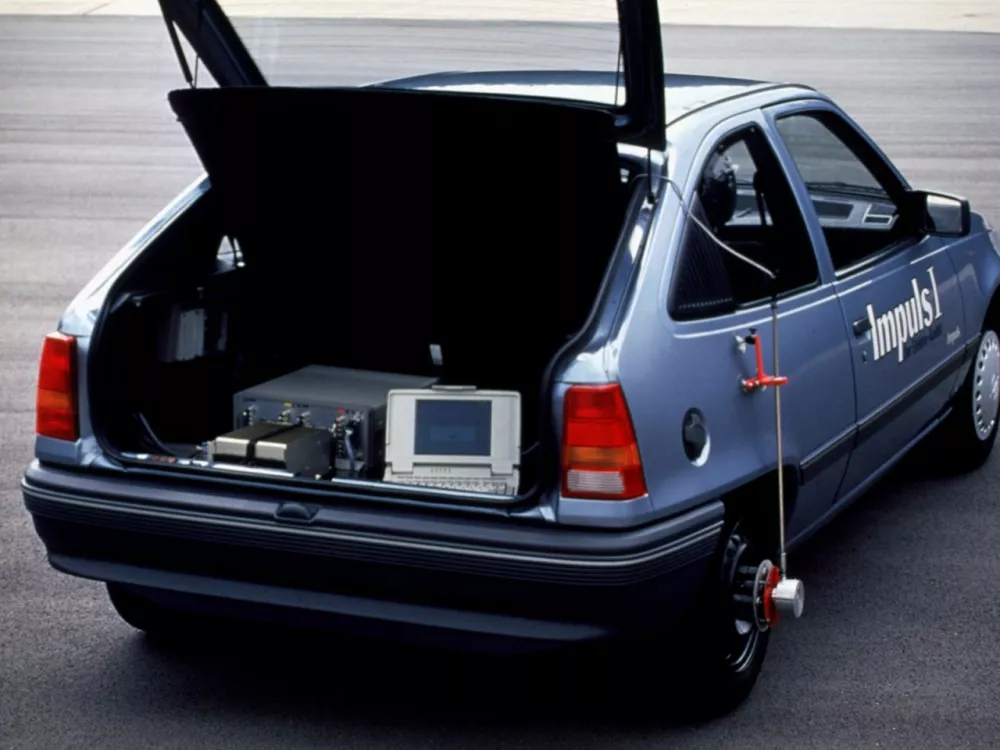 Автомобиль Opel Kadett E Хэтчбек (3 двери)