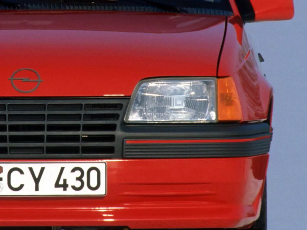 Автомобиль Opel Kadett E Хэтчбек (3 двери)