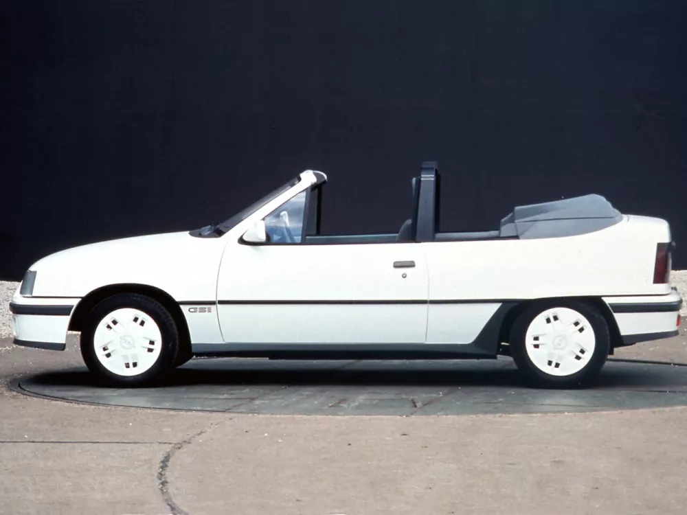 Автомобиль Opel Kadett E Кабриолет