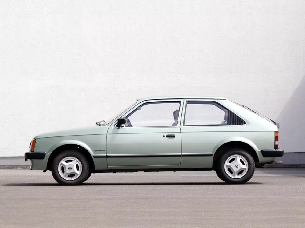 Автомобиль Opel Kadett D Хэтчбек (3 двери)