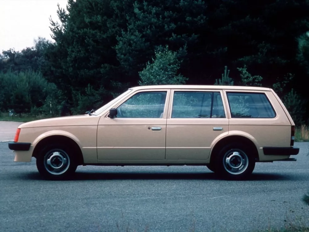 Автомобиль Opel Kadett D Универсал (5 дверей)