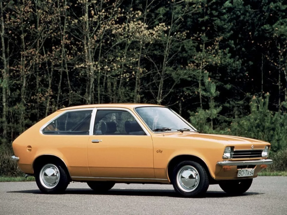 Автомобиль Opel Kadett C Хэтчбек (3 двери)