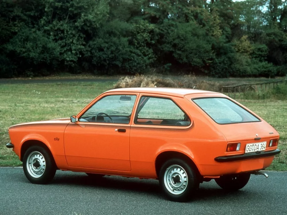 Автомобиль Opel Kadett C Хэтчбек (3 двери)