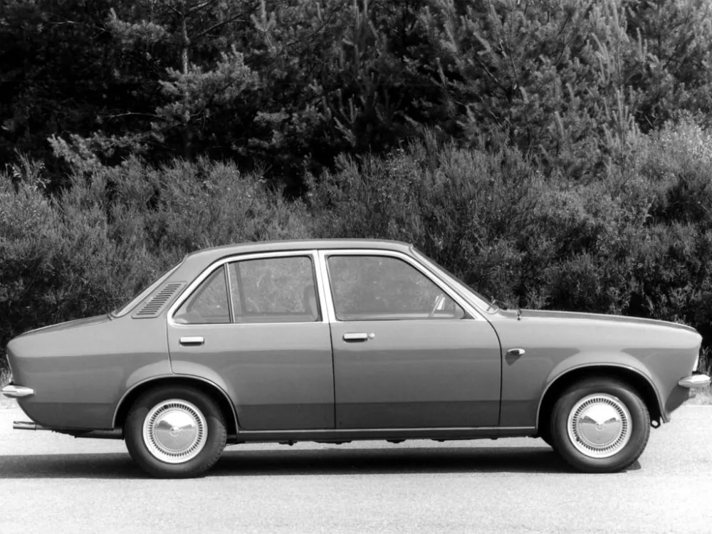Автомобиль Opel Kadett C Седан