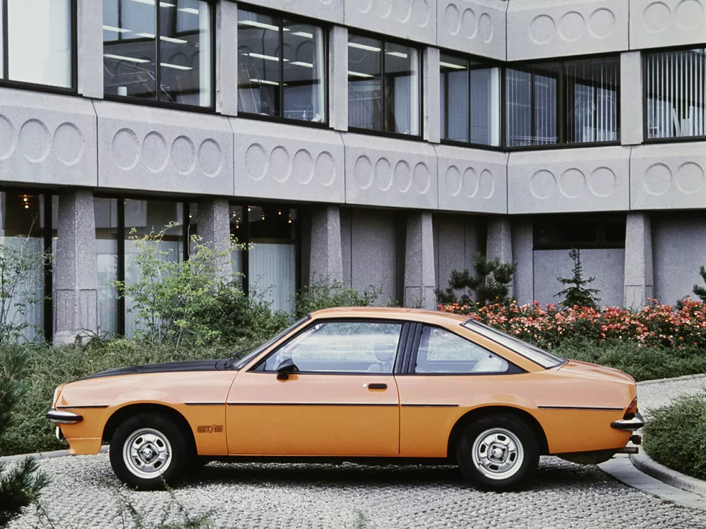 Автомобиль Opel Manta B Купе