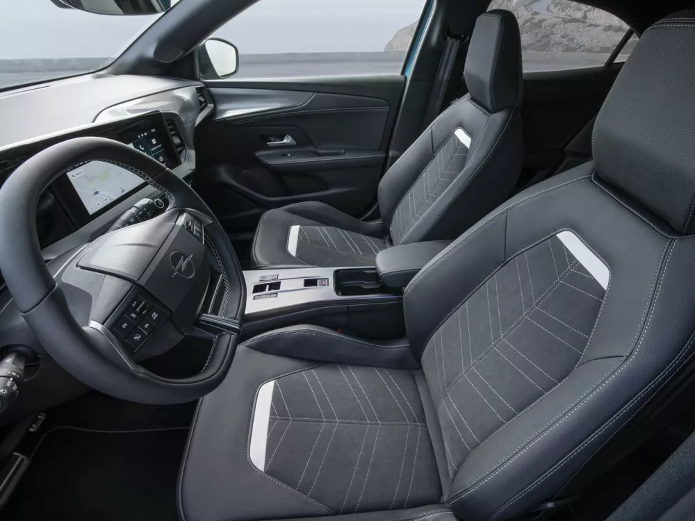Автомобиль Opel Mokka II Рестайлинг Внедорожник (5 дверей)