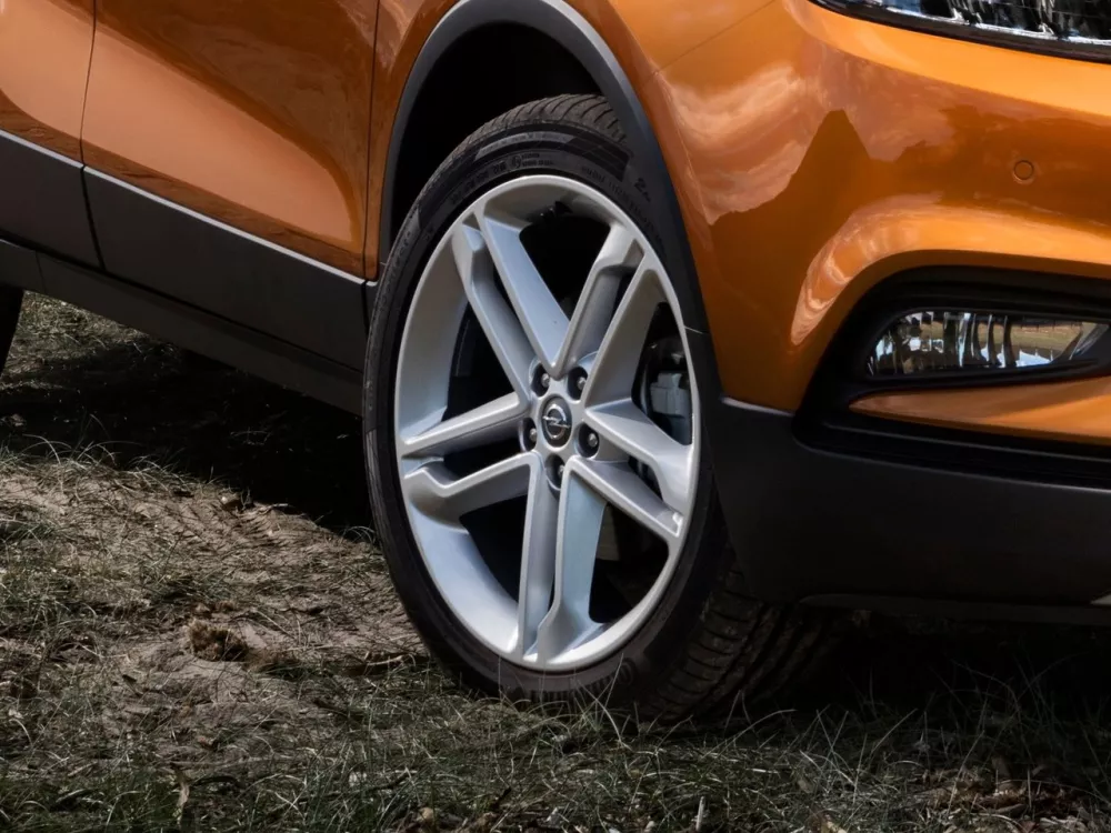 Автомобиль Opel Mokka I Рестайлинг Внедорожник (5 дверей)