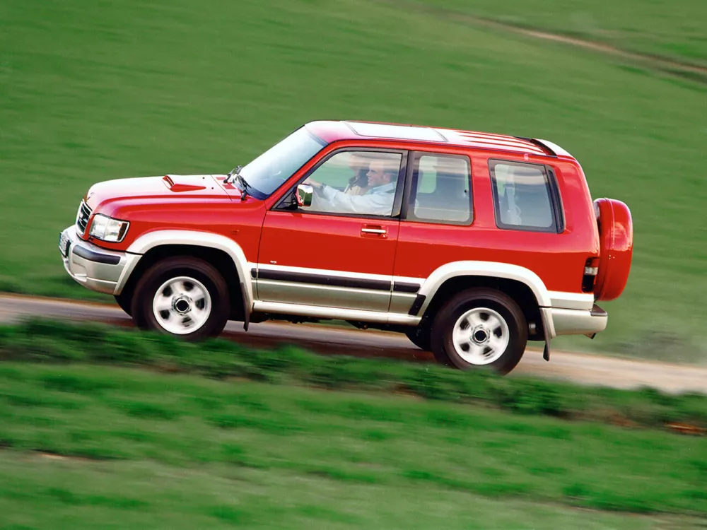 Автомобиль Opel Monterey A Внедорожник (3 двери)