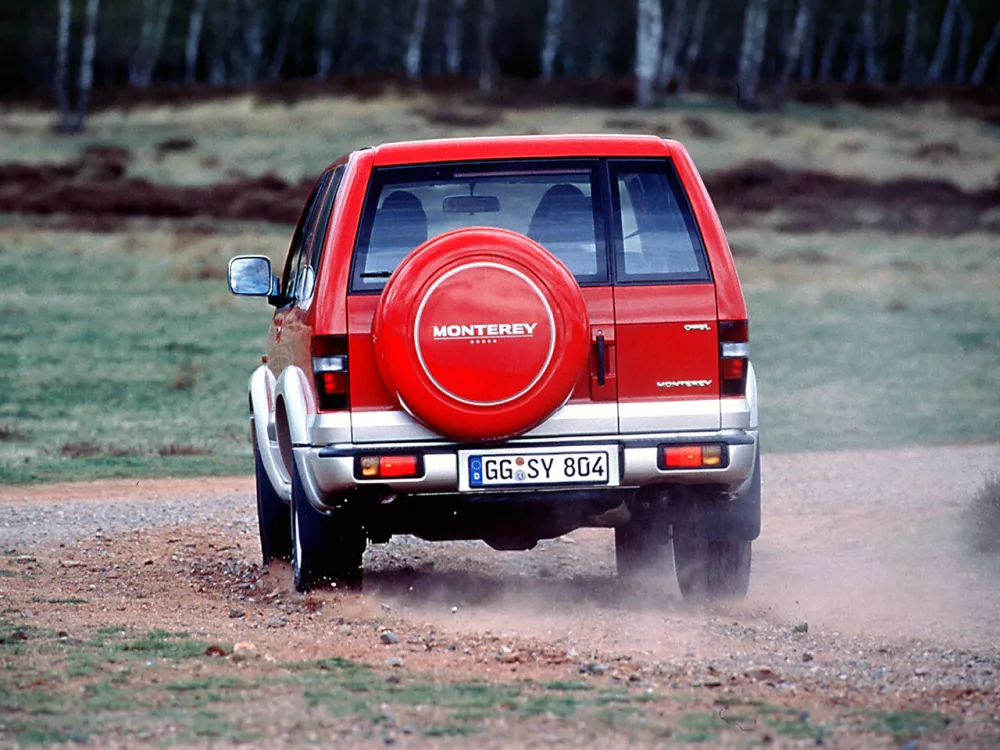 Автомобиль Opel Monterey A Внедорожник (3 двери)