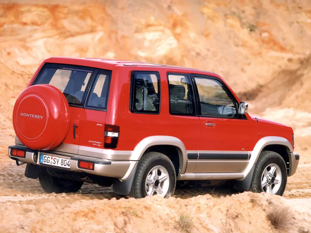 Автомобиль Opel Monterey A Внедорожник (3 двери)