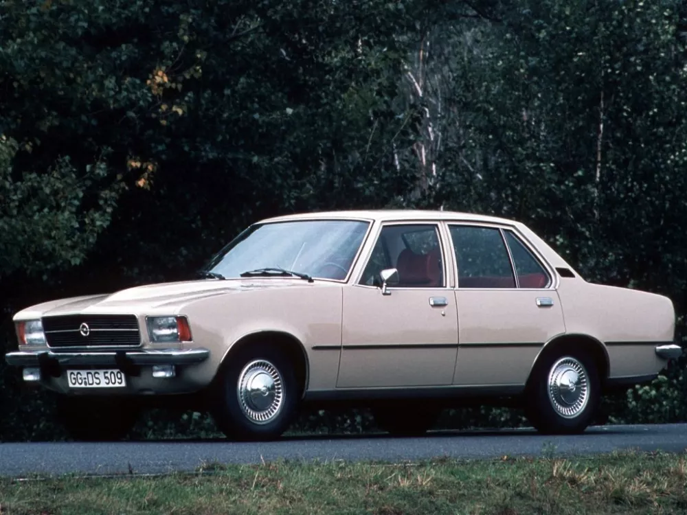 Автомобиль Opel Rekord D Седан