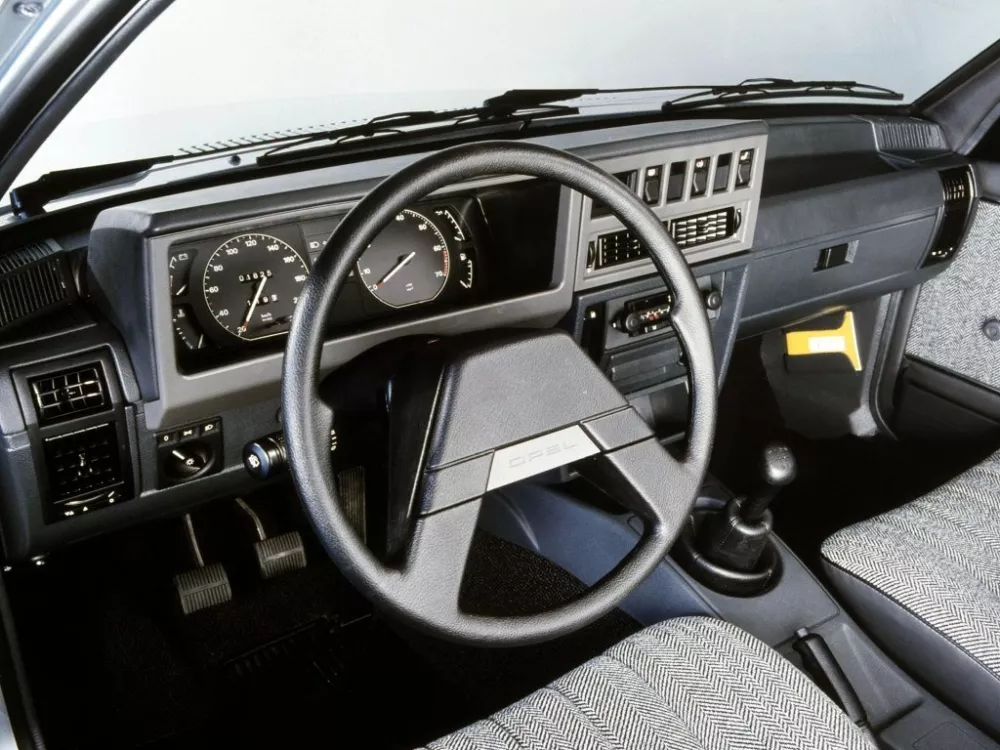 Автомобиль Opel Rekord E Седан
