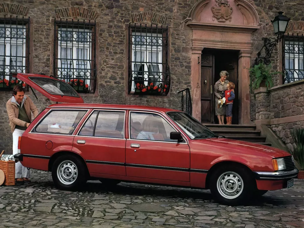 Автомобиль Opel Rekord E Универсал (5 дверей)