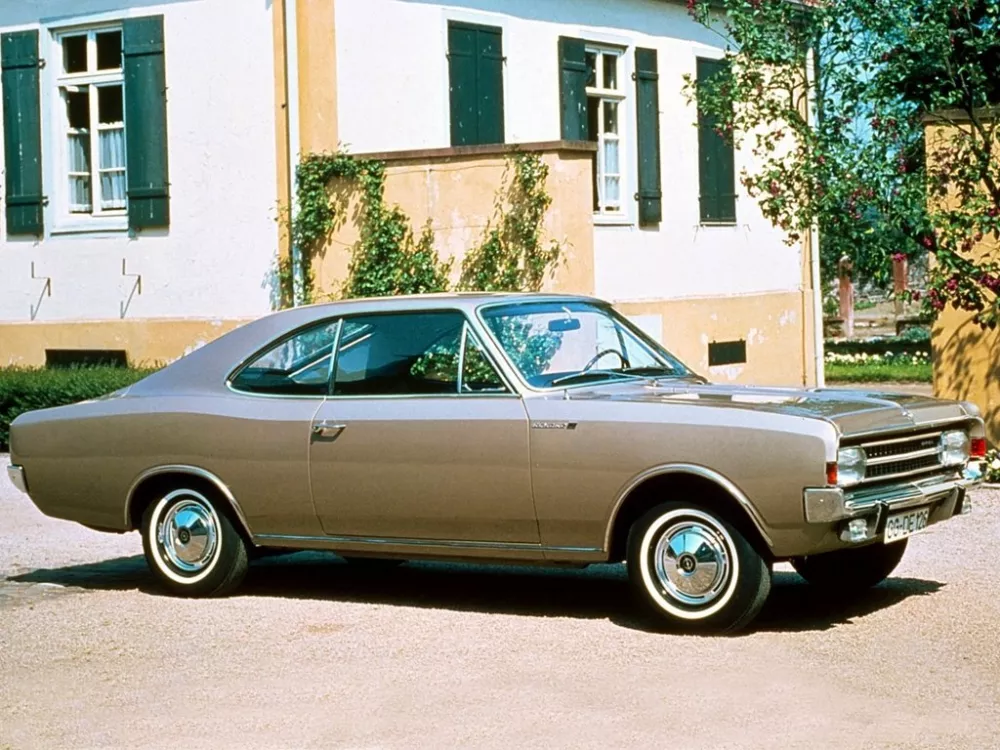 Автомобиль Opel Rekord C Купе