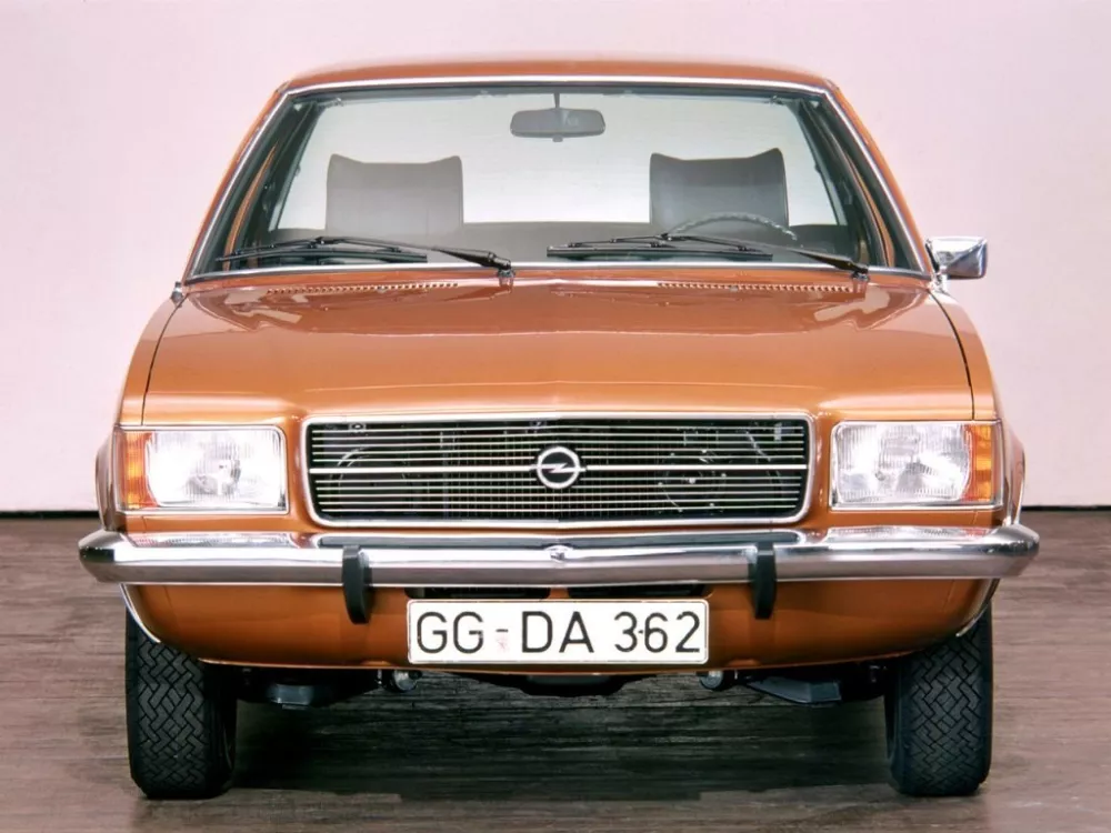 Автомобиль Opel Rekord D Седан