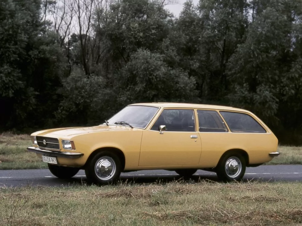 Автомобиль Opel Rekord D Универсал (5 дверей)