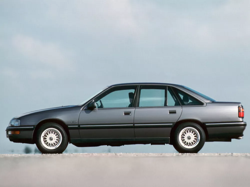 Автомобиль Opel Senator B Седан