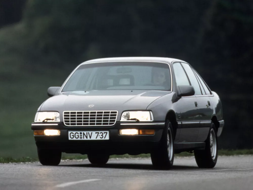 Автомобиль Opel Senator B Седан