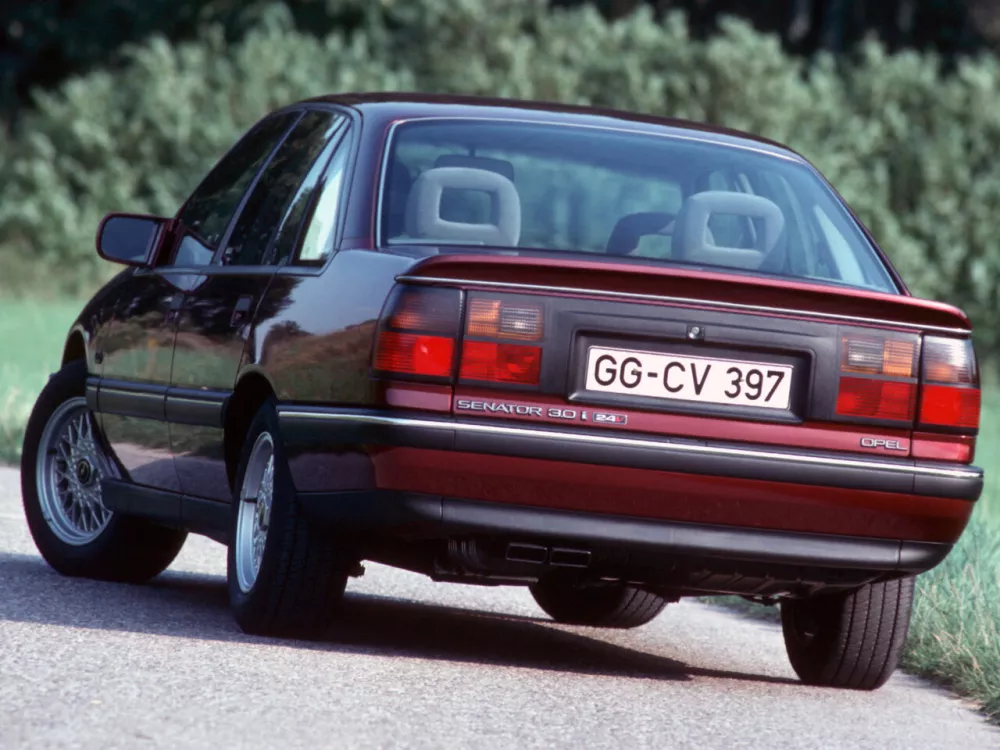 Автомобиль Opel Senator B Седан
