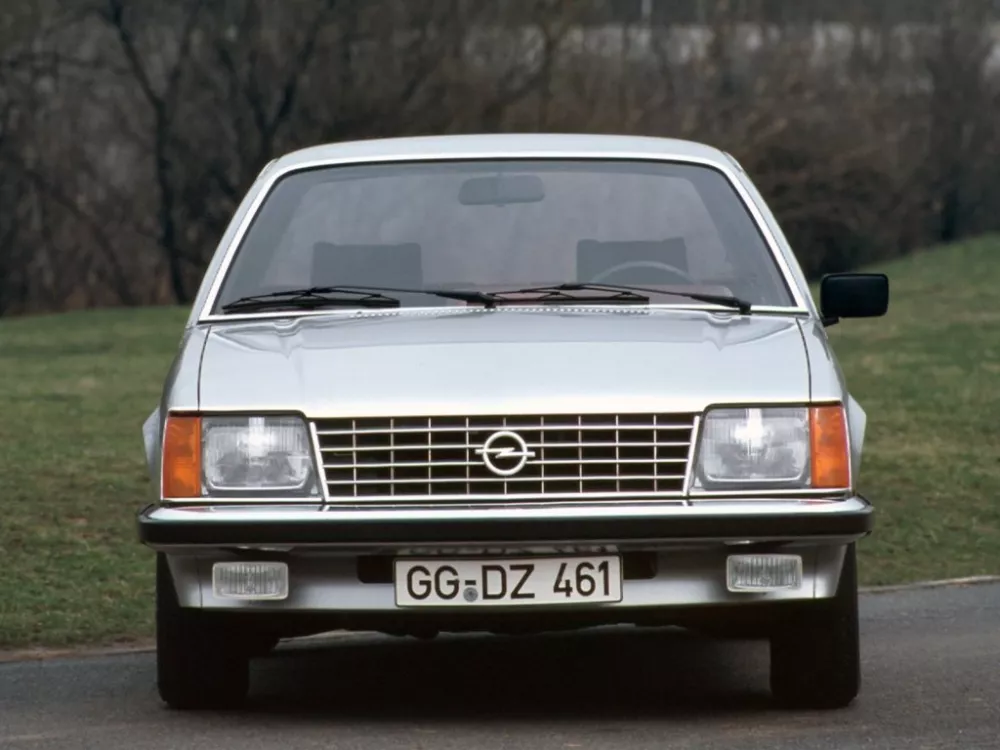 Автомобиль Opel Senator A Седан