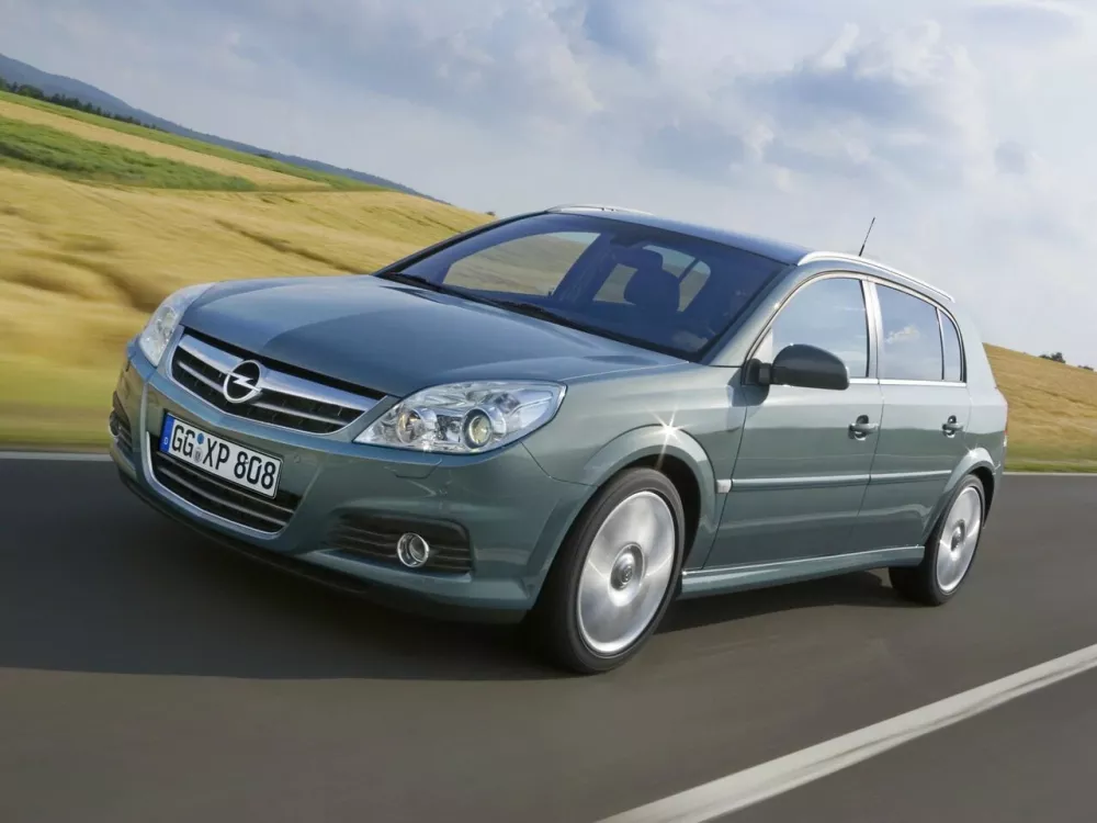 Автомобиль Opel Signum I Рестайлинг Хэтчбек (5 дверей)