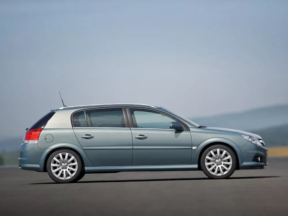 Автомобиль Opel Signum I Рестайлинг Хэтчбек (5 дверей)