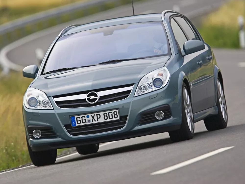 Автомобиль Opel Signum I Рестайлинг Хэтчбек (5 дверей)