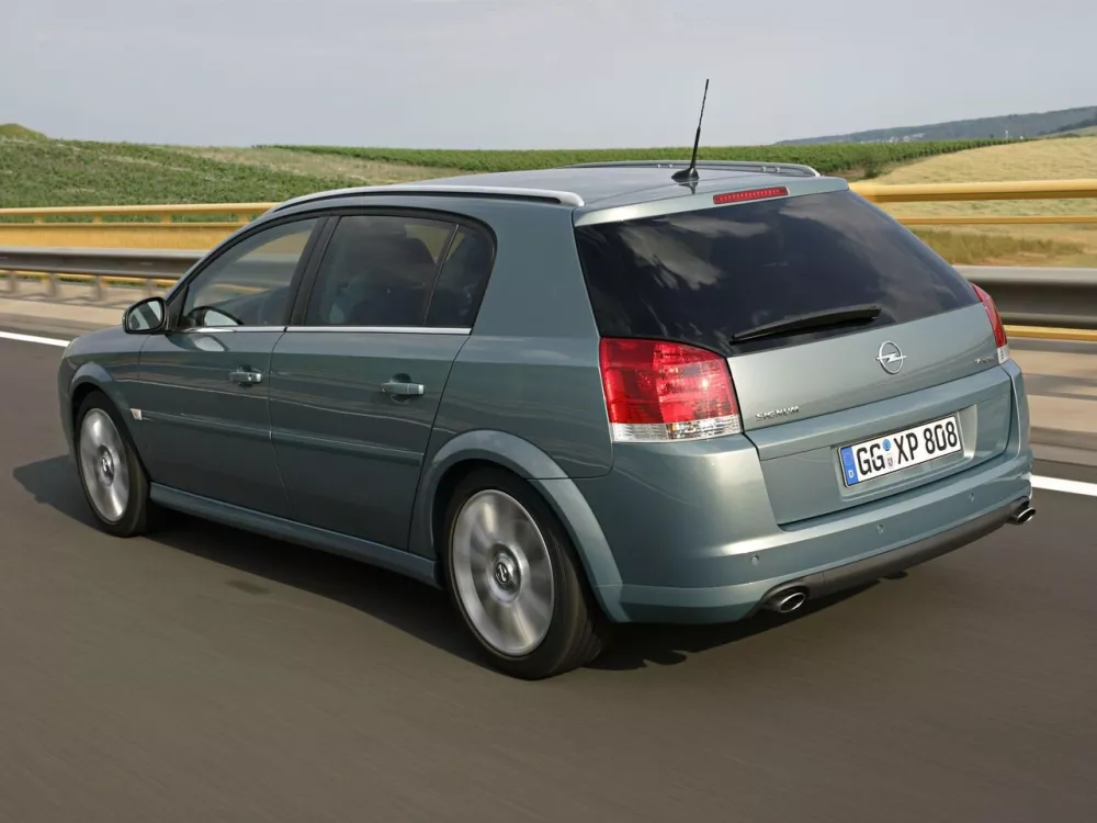 Автомобиль Opel Signum I Рестайлинг Хэтчбек (5 дверей)