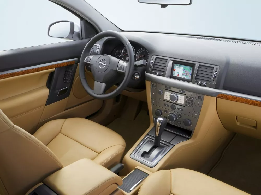 Автомобиль Opel Signum I Рестайлинг Хэтчбек (5 дверей)